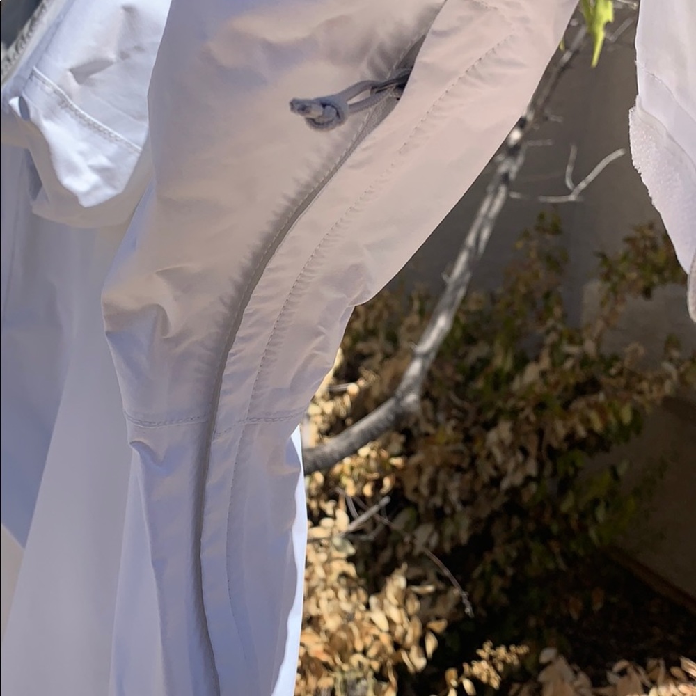 The North Face White Windbreaker - Picture 3 of 7